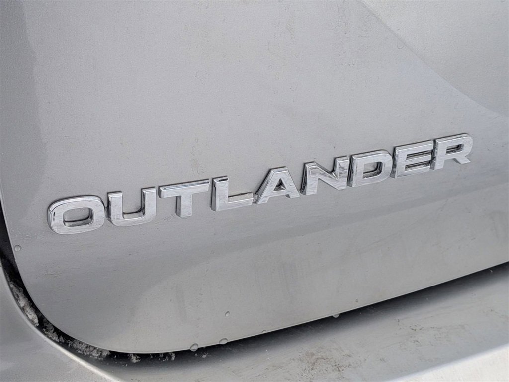 New 2026 Mitsubishi Outlander ES image 10