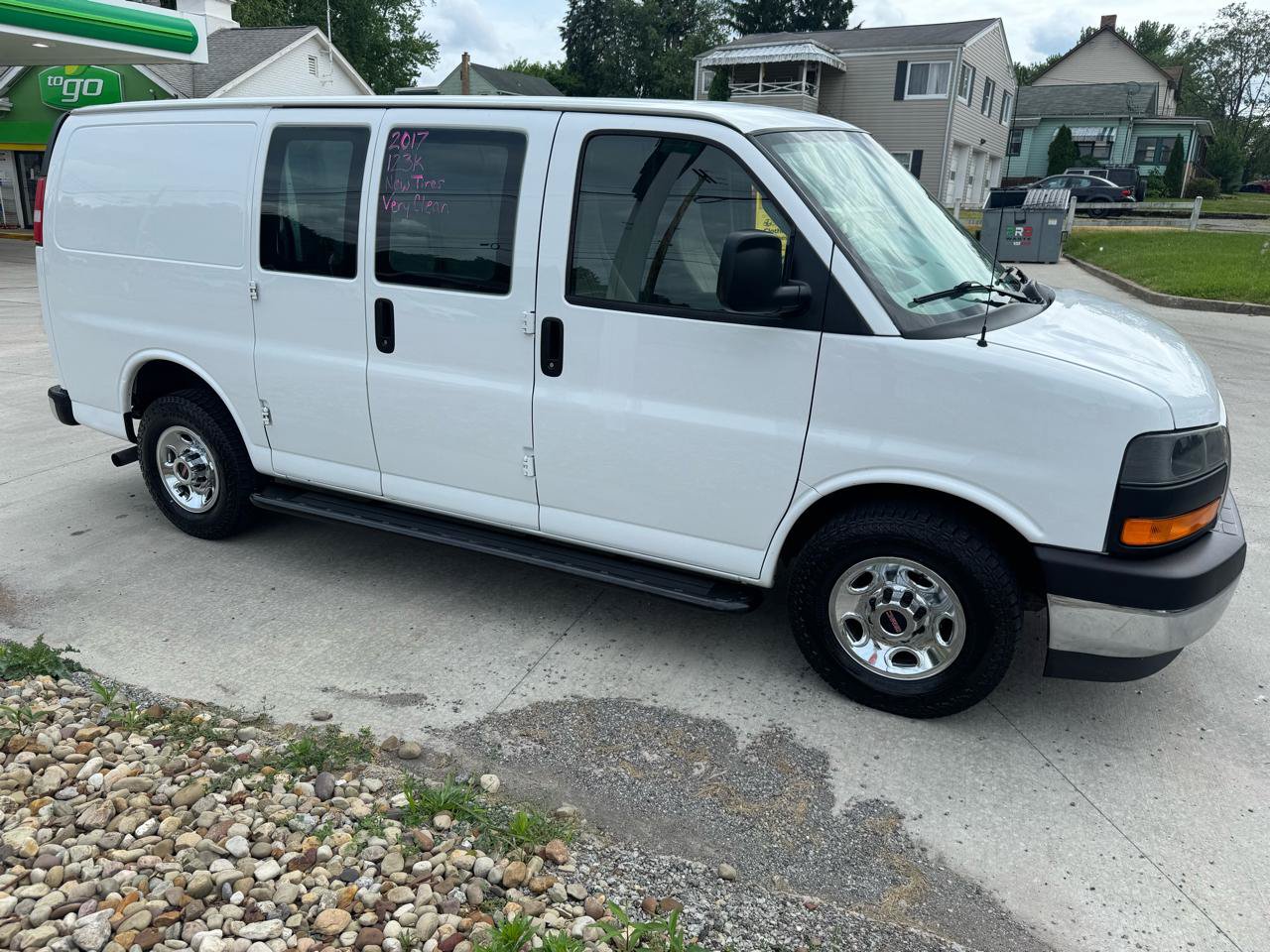Used 2017 GMC Savana 2500 RWD image 7