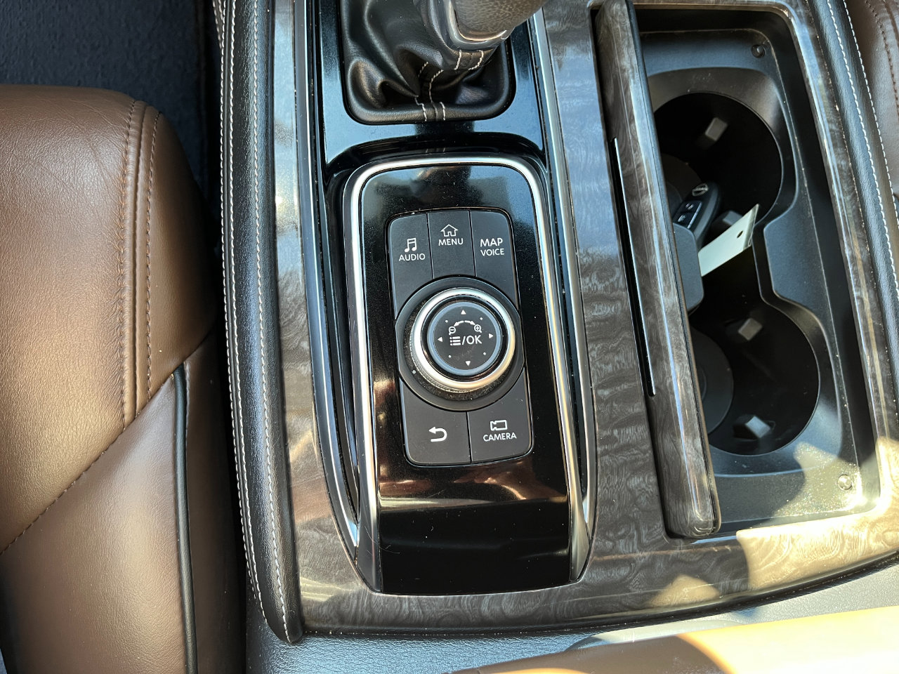 Used 2022 Nissan Armada Platinum w/ Captain's Chairs Package image 27