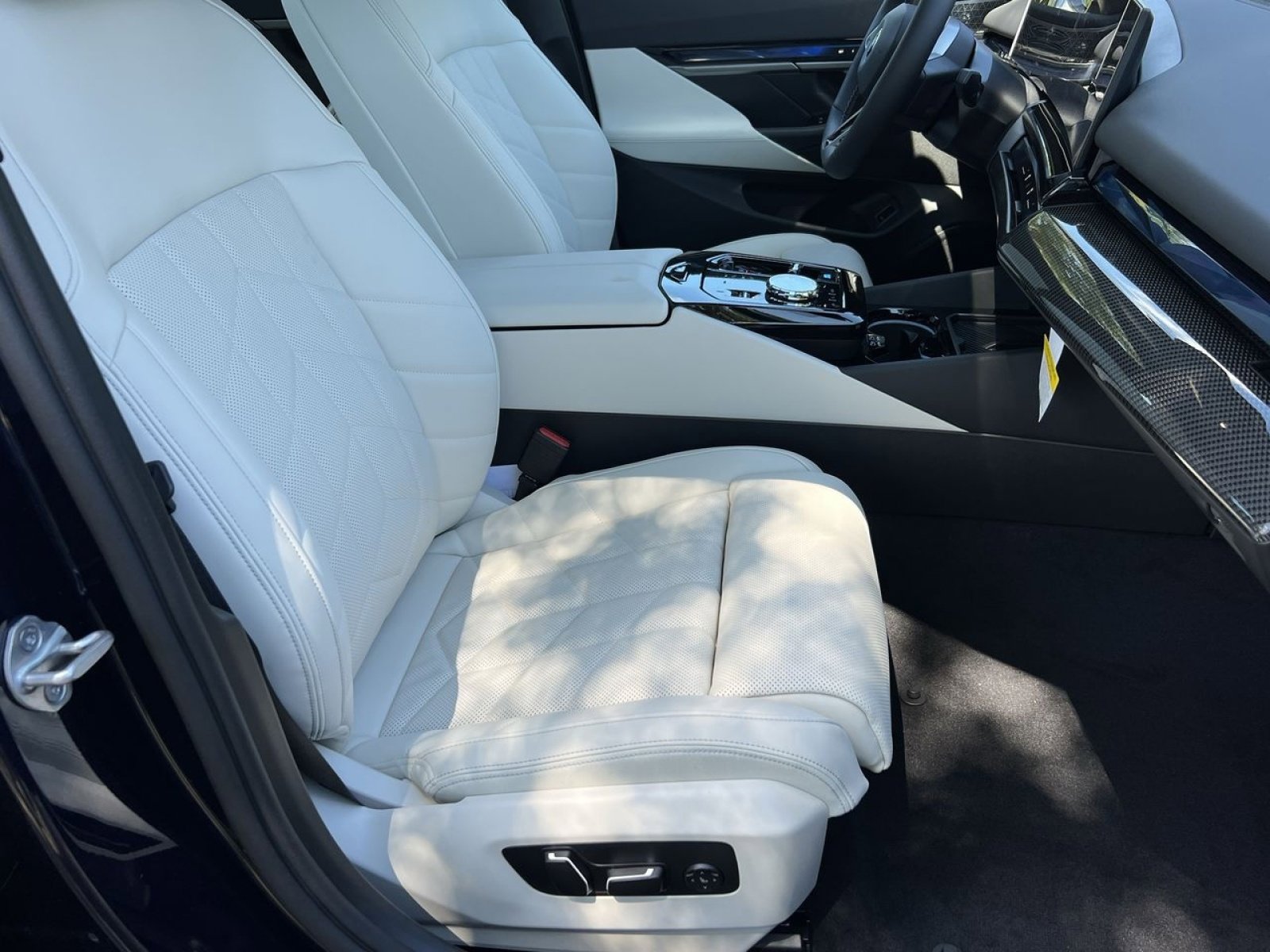 New 2025 BMW i5 M60 w/ Executive Package image 26