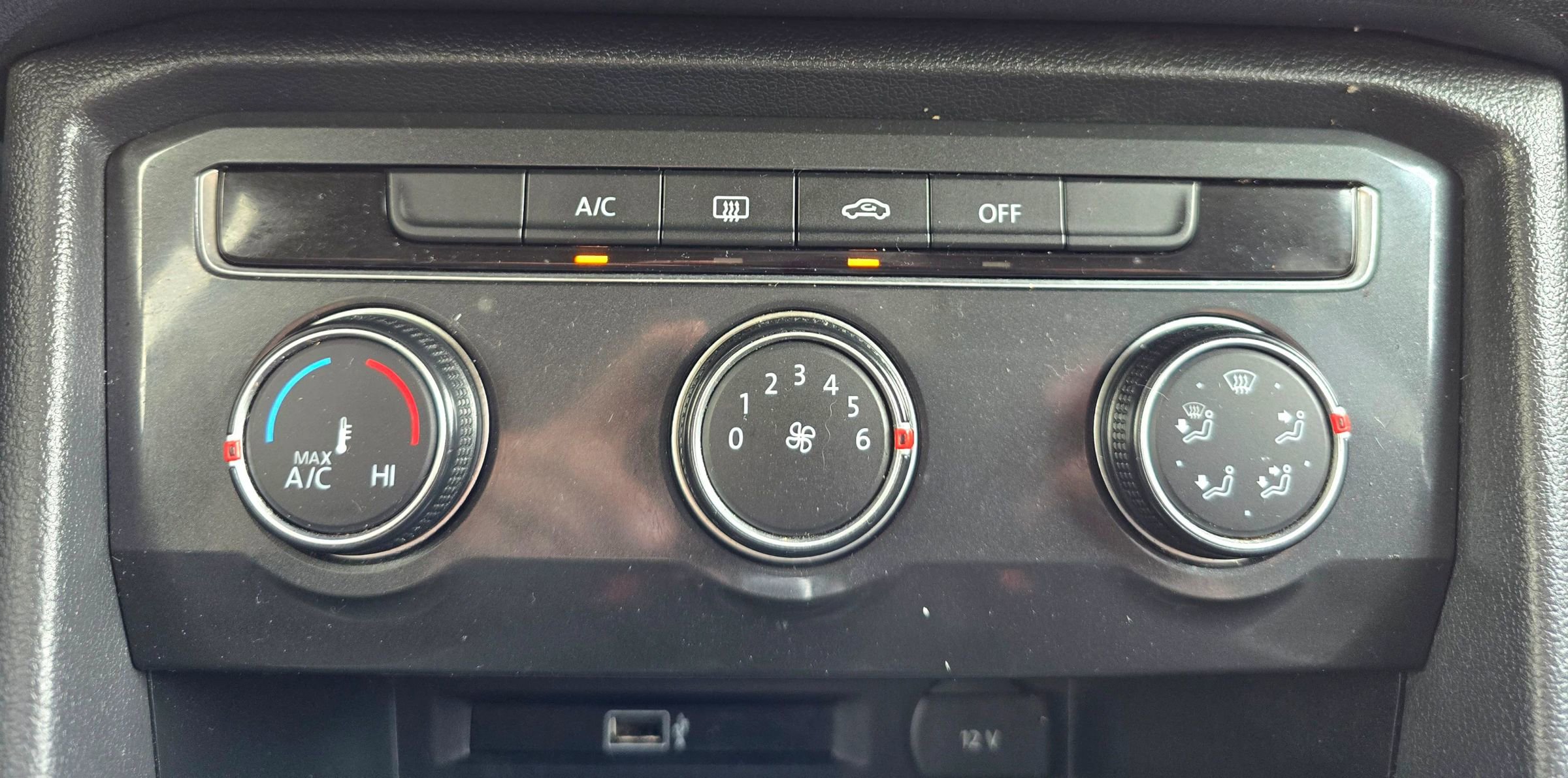 Used 2019 Volkswagen Tiguan S FWD image 33