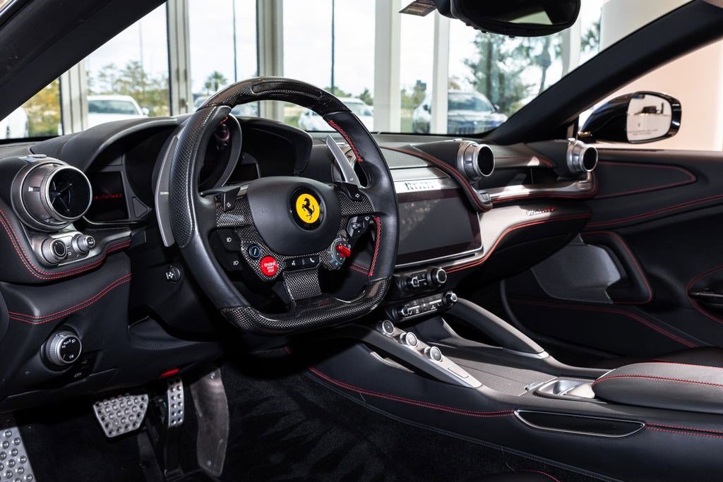 Used 2018 Ferrari GTC4Lusso AWD/4WD image 42