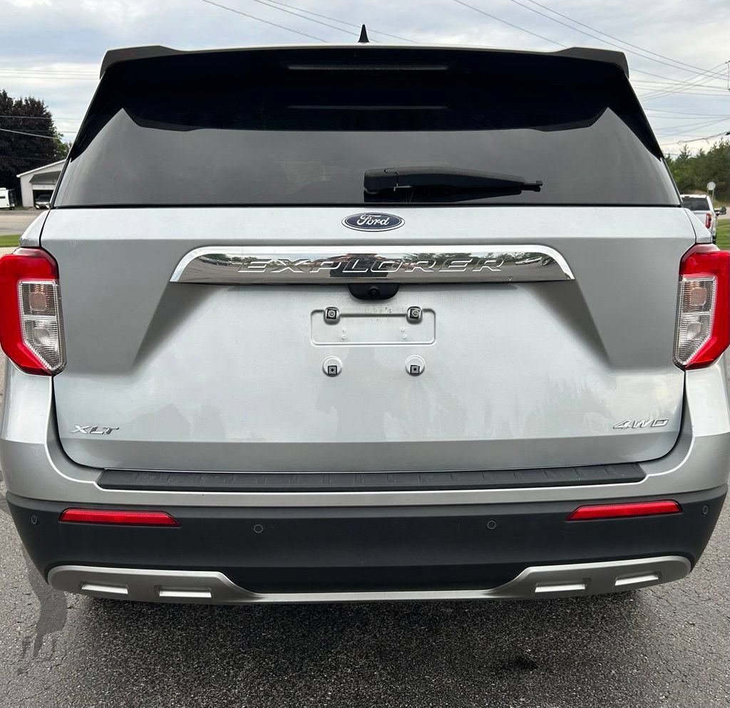 Used 2024 Ford Explorer XLT w/ Equipment Group 202A AWD/4WD image 43