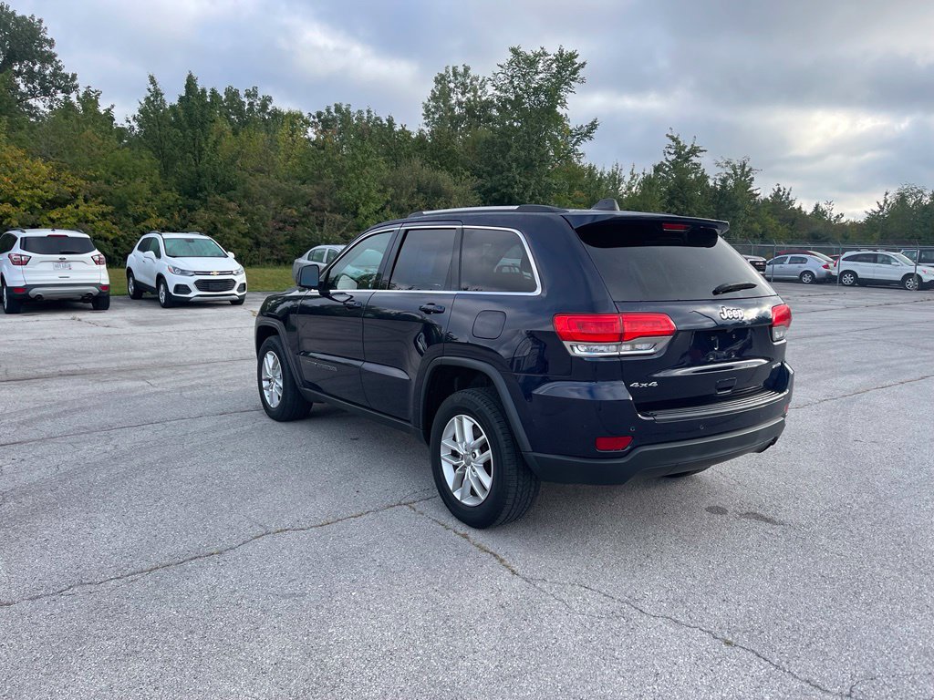 Used 2017 Jeep Grand Cherokee Laredo w/ Quick Order Package 23E AWD/4WD image 3