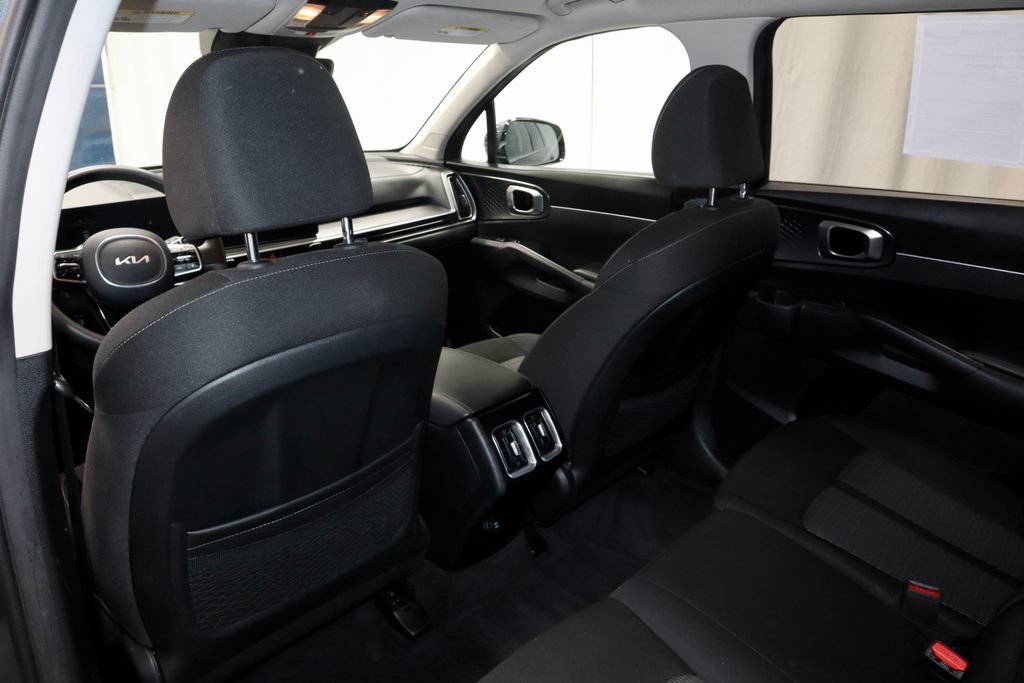 Used 2025 Kia Sorento LX FWD image 20