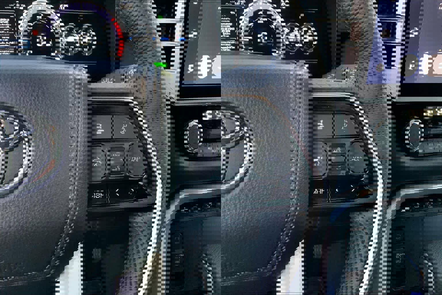 Used 2025 Toyota Sequoia Platinum image 24