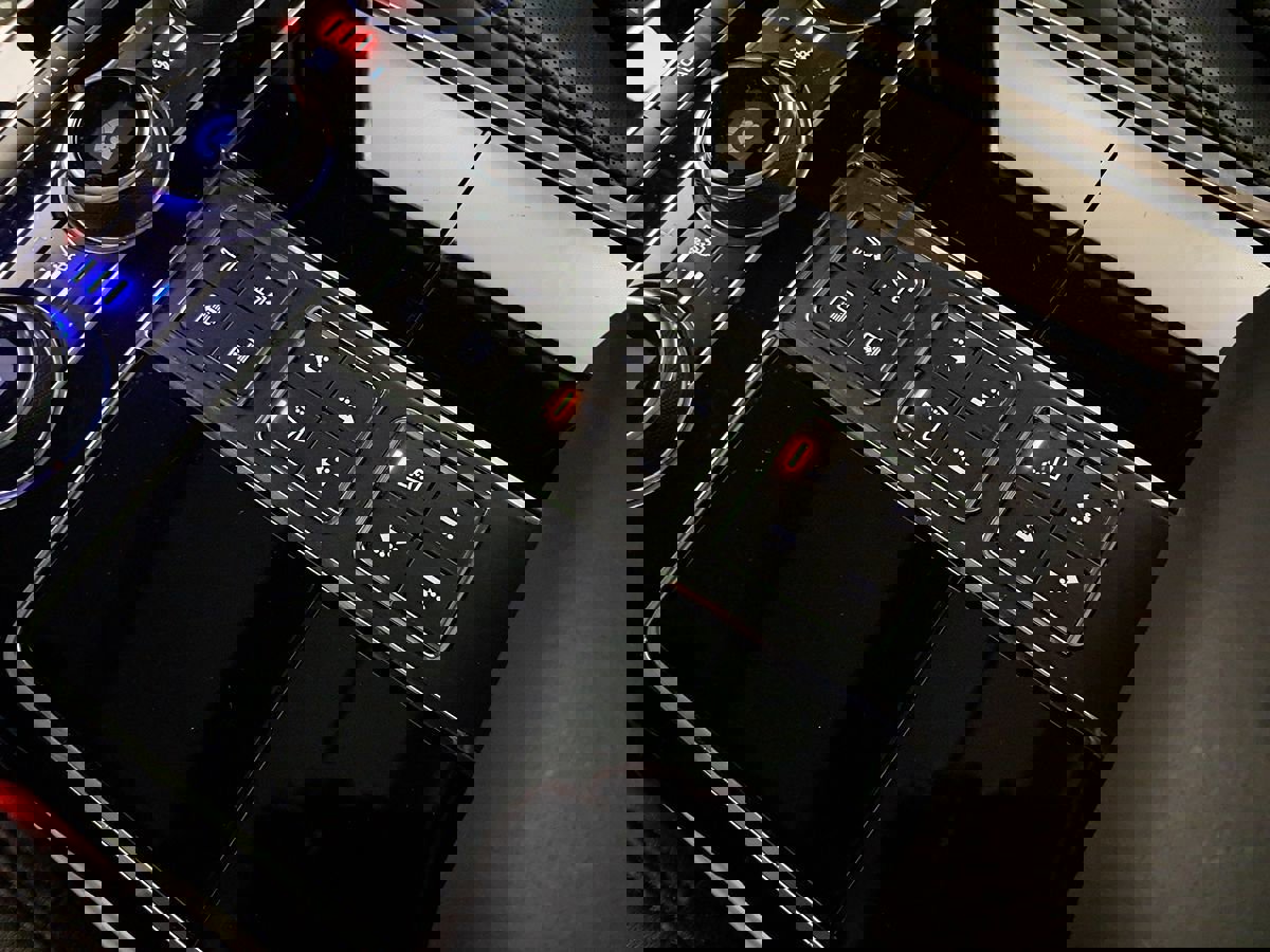 Used 2015 Land Rover Range Rover Long Wheelbase Autobiography image 49