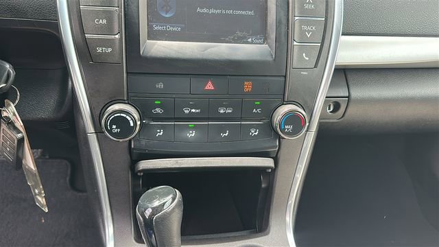 Used 2015 Toyota Camry SE FWD image 12