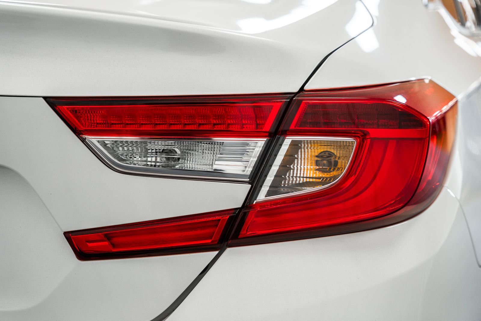 Used 2018 Honda Accord EX image 7