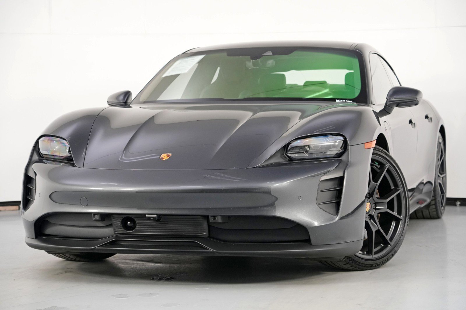 Used 2023 Porsche Taycan GTS image 3