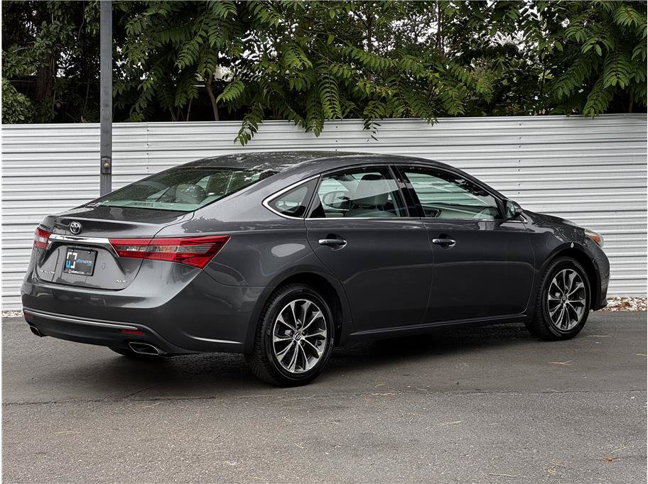 Used 2016 Toyota Avalon XLE FWD image 12