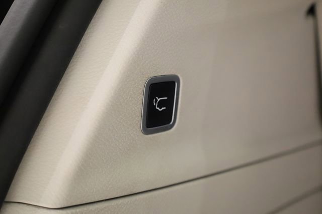 Used 2018 Chrysler Pacifica Touring Plus image 37