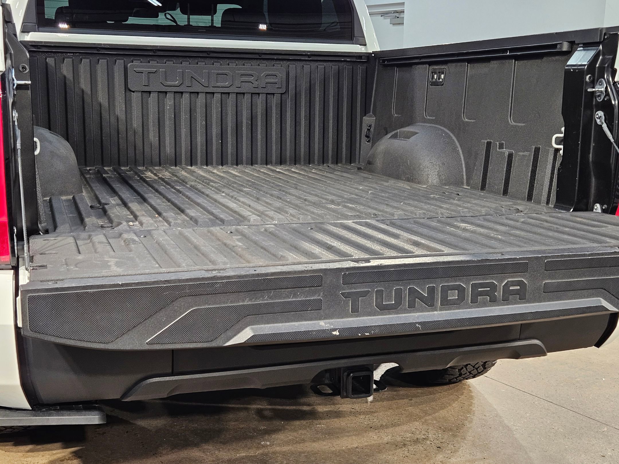 Used 2025 Toyota Tundra SR5 AWD/4WD image 18
