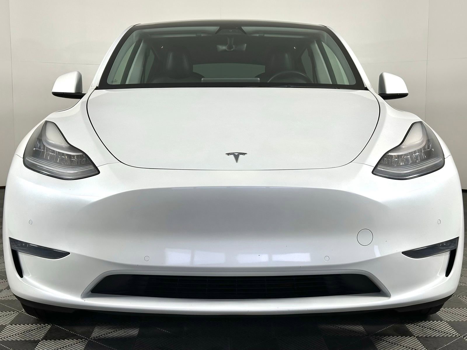 Used 2022 Tesla Model Y Long Range image 19
