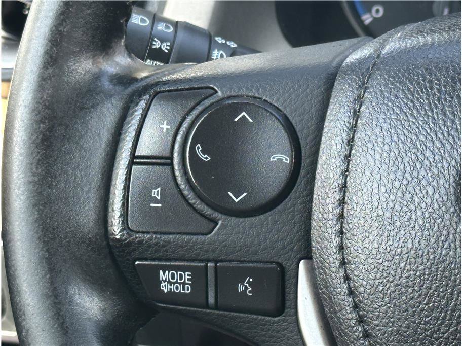 Used 2018 Toyota RAV4 XLE w/ Plus Extra Value Package AWD/4WD image 21