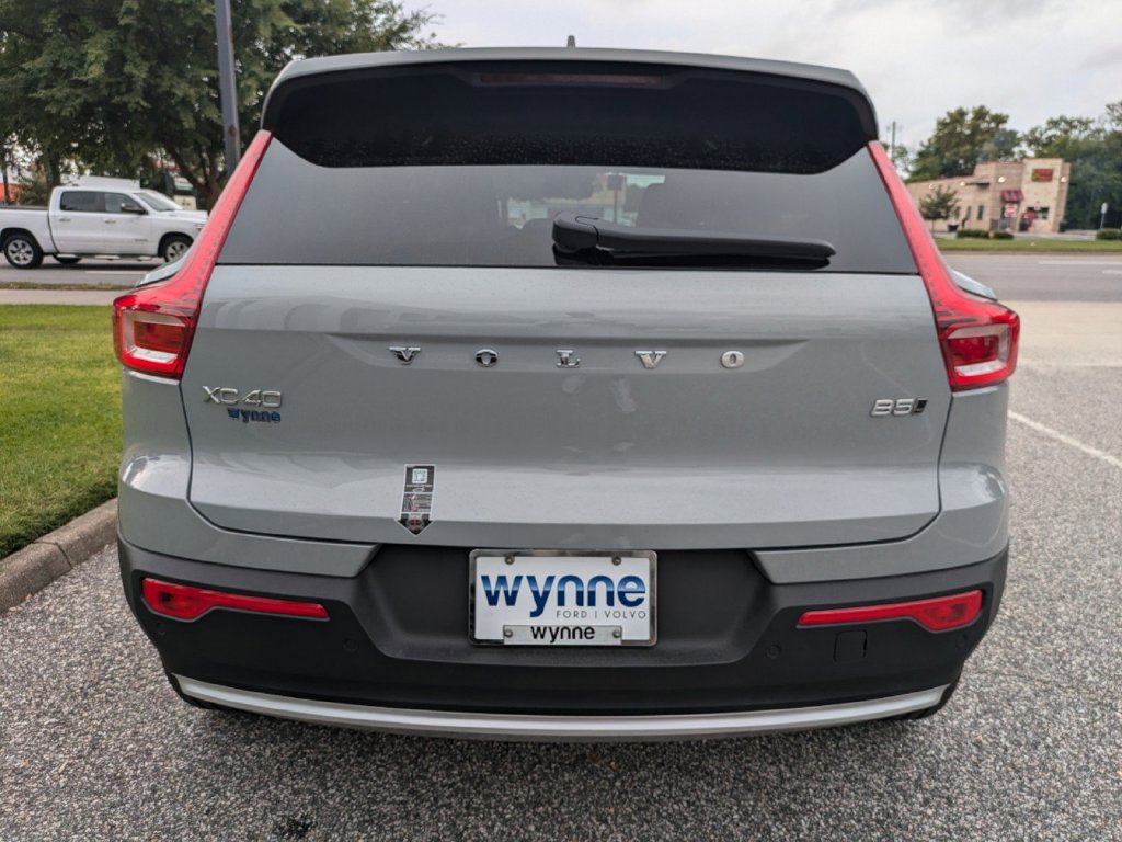 New 2025 Volvo XC40 B5 Core w/ Protection Package Premier AWD/4WD image 5