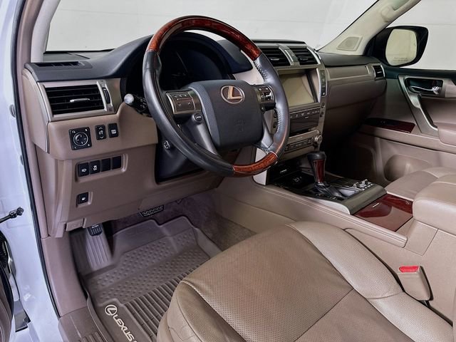 Used 2015 Lexus GX 460 w/ Premium Package AWD/4WD image 10