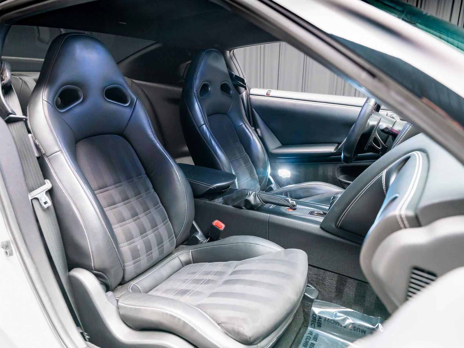 Used 2015 Nissan GT-R Premium AWD/4WD image 61