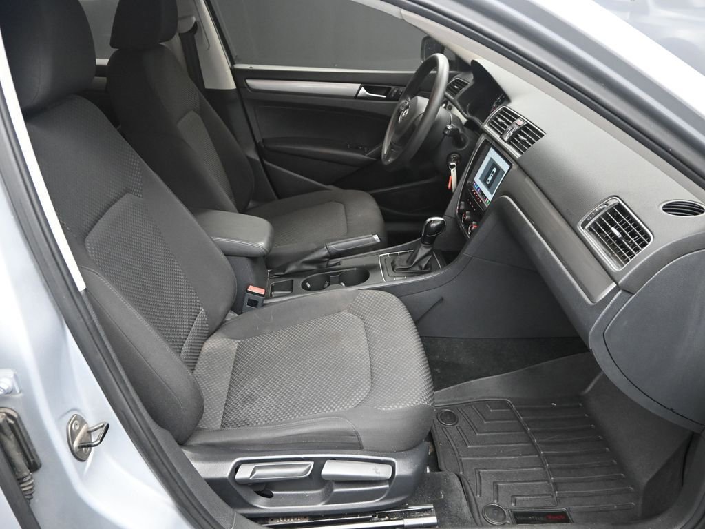 Used 2014 Volkswagen Passat 1.8T S image 30