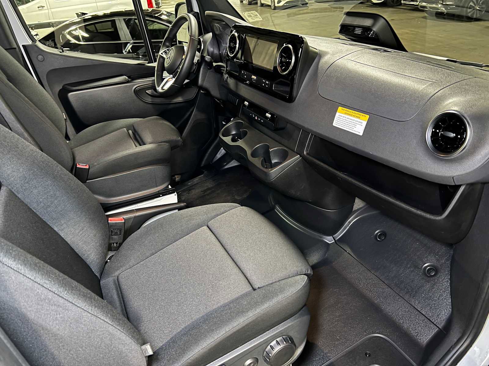 Used 2025 Mercedes-Benz Sprinter 2500 image 11