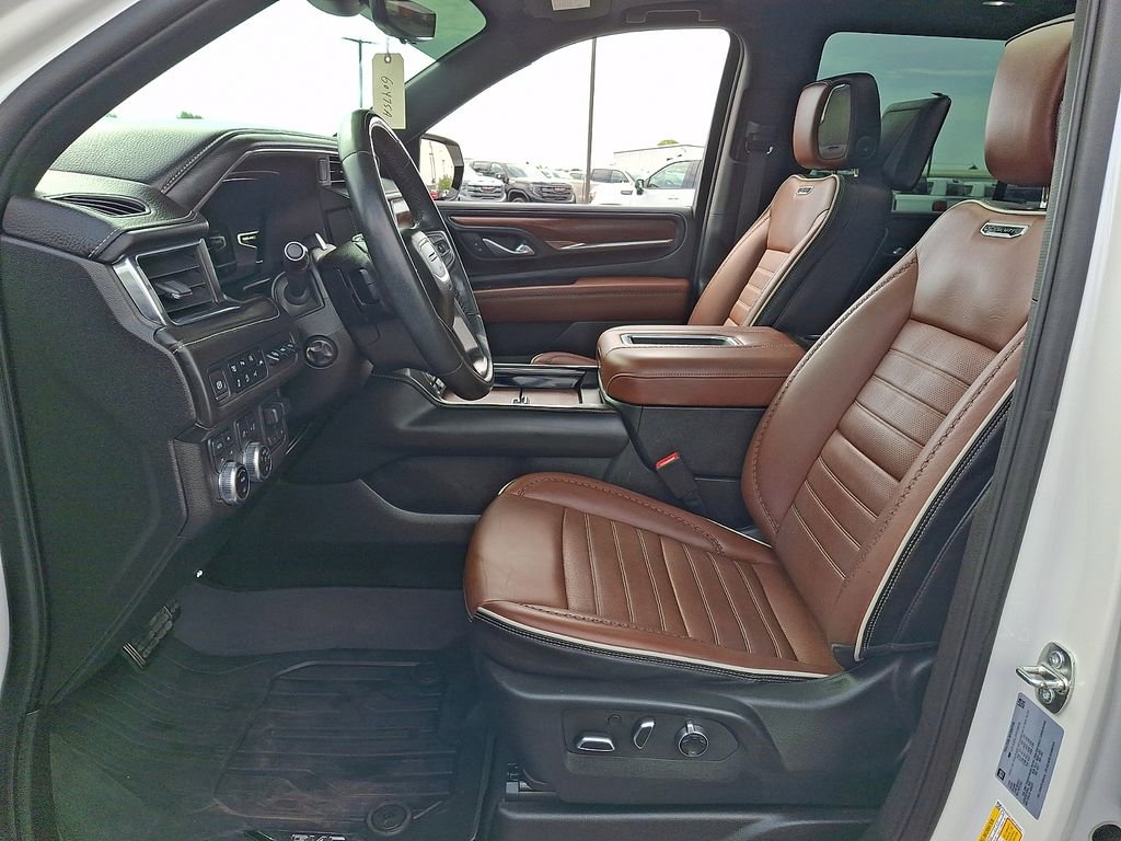 Used 2023 GMC Yukon Denali Ultimate w/ LPO, Floor Liner Package AWD/4WD image 15