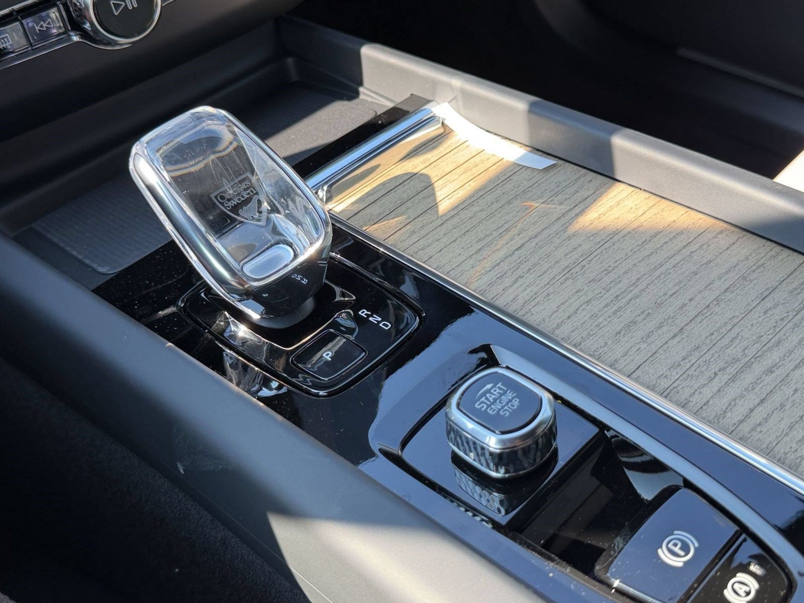 New 2027 Volvo XC60 B5 Plus AWD/4WD image 16