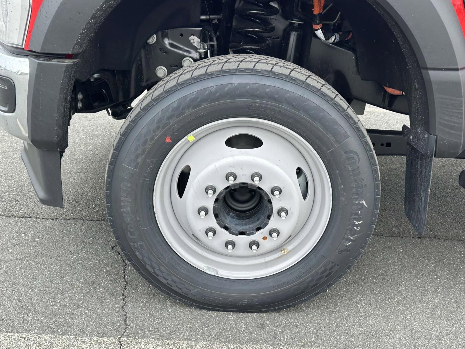 New 2025 Ford F550 2WD Regular Cab Super Duty image 7