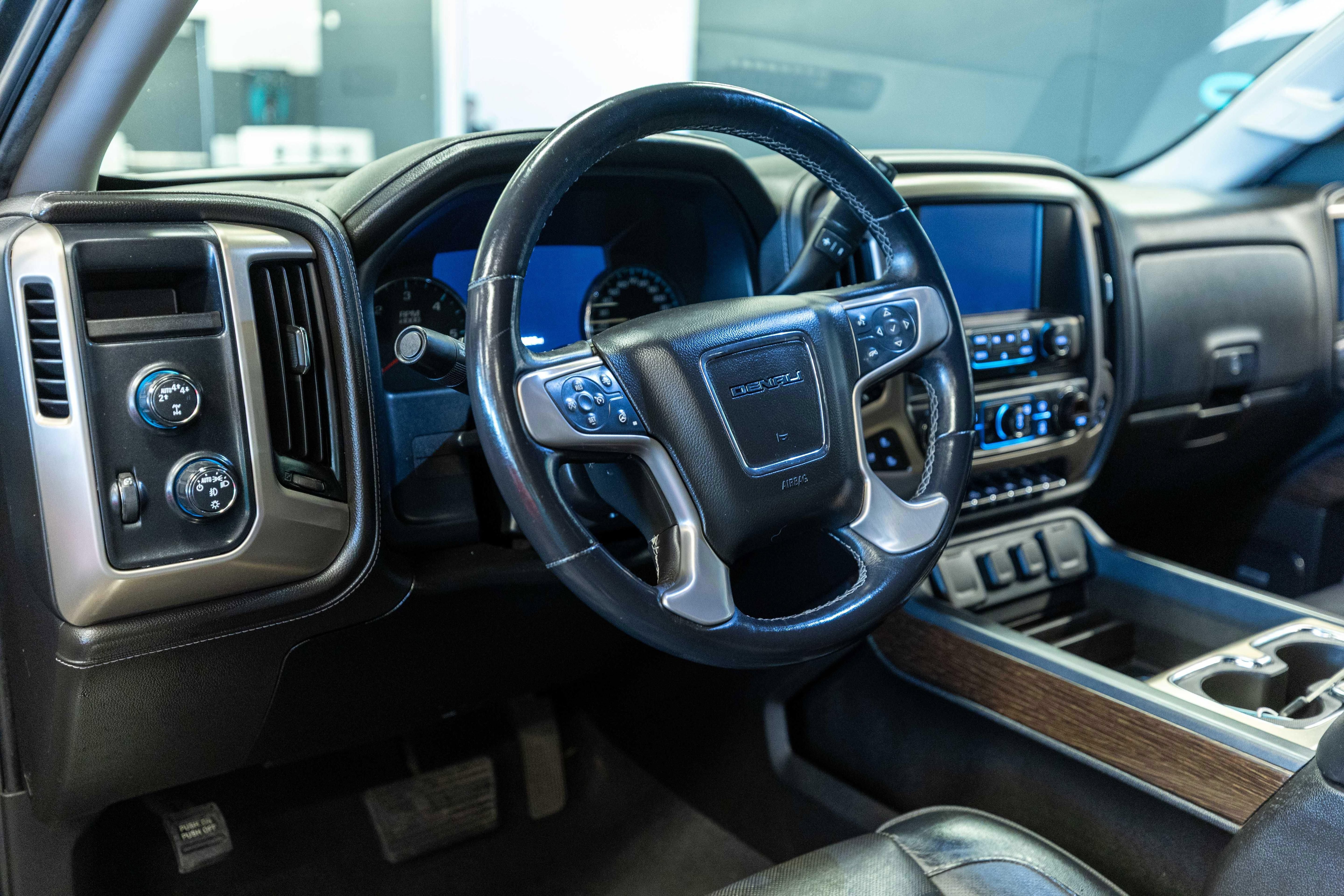 Used 2018 GMC Sierra 1500 Denali AWD/4WD image 11