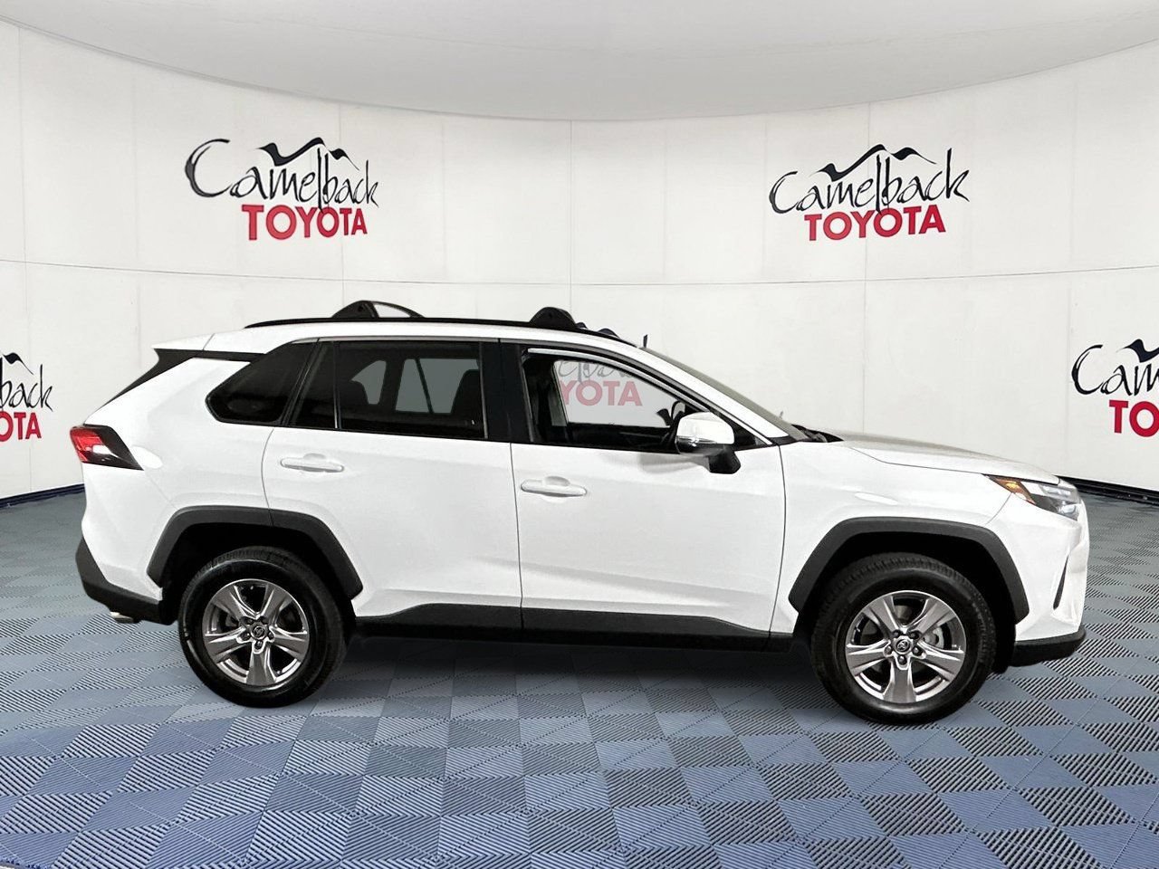Used 2022 Toyota RAV4 XLE w/ Convenience Package FWD image 8
