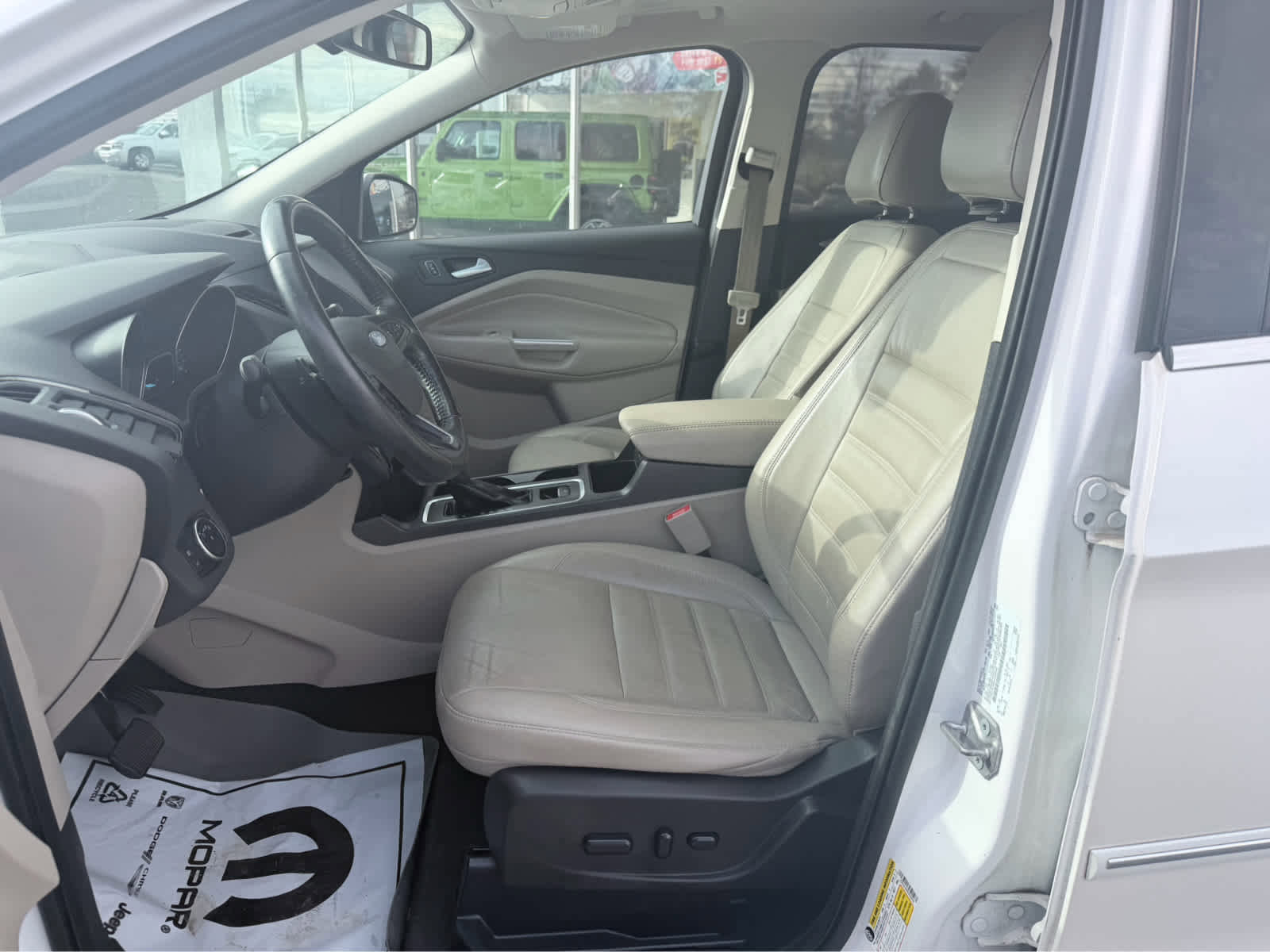 Used 2017 Ford Escape Titanium image 19