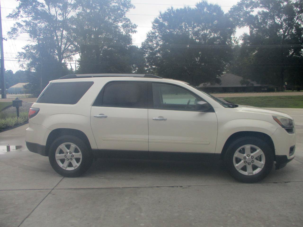 Used 2015 GMC Acadia SLE FWD image 24
