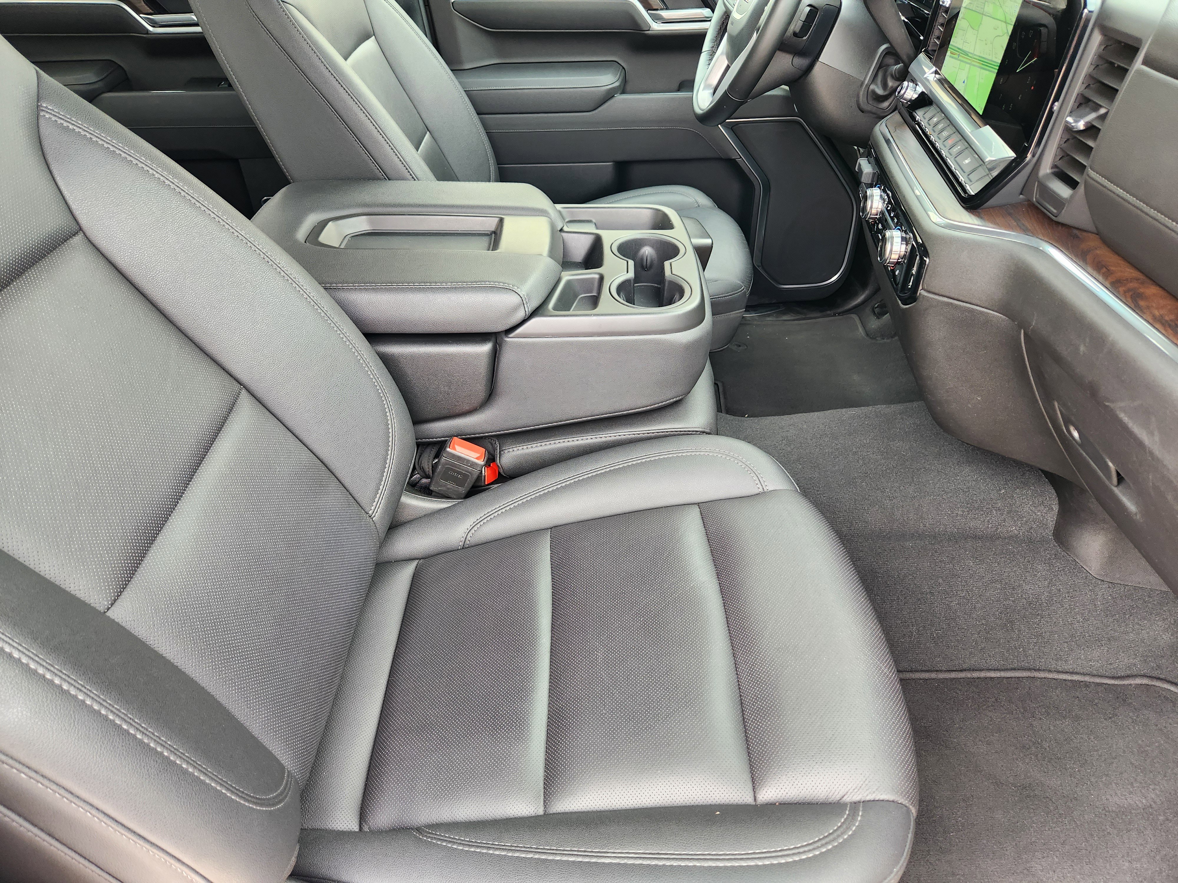 Used 2025 GMC Sierra 1500 SLT image 14