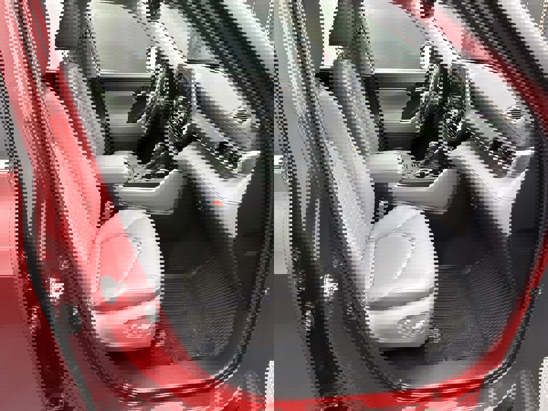 Used 2024 Toyota Highlander XLE image 92