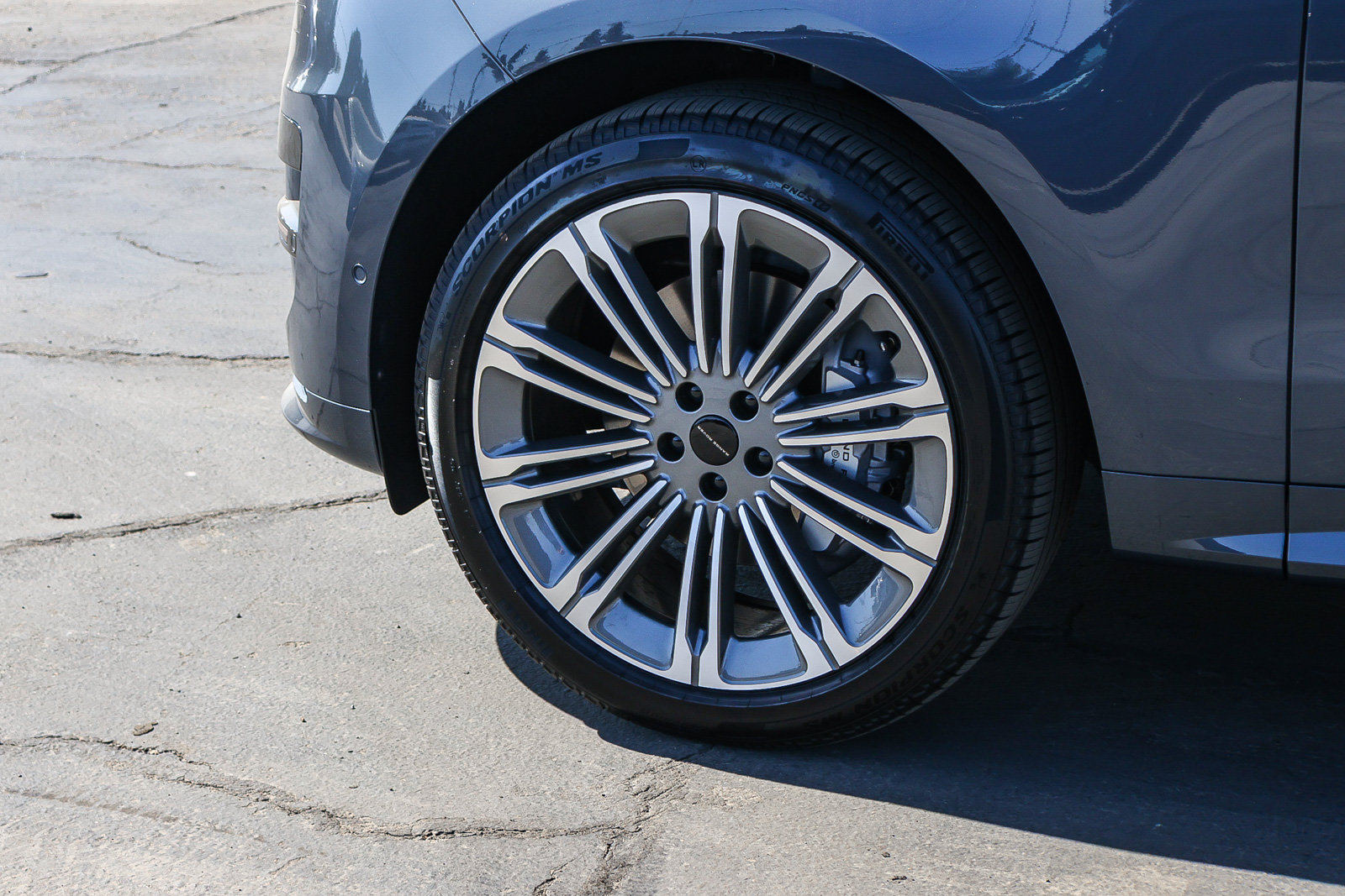 New 2027 Land Rover Range Rover Sport Dynamic SE AWD/4WD image 9