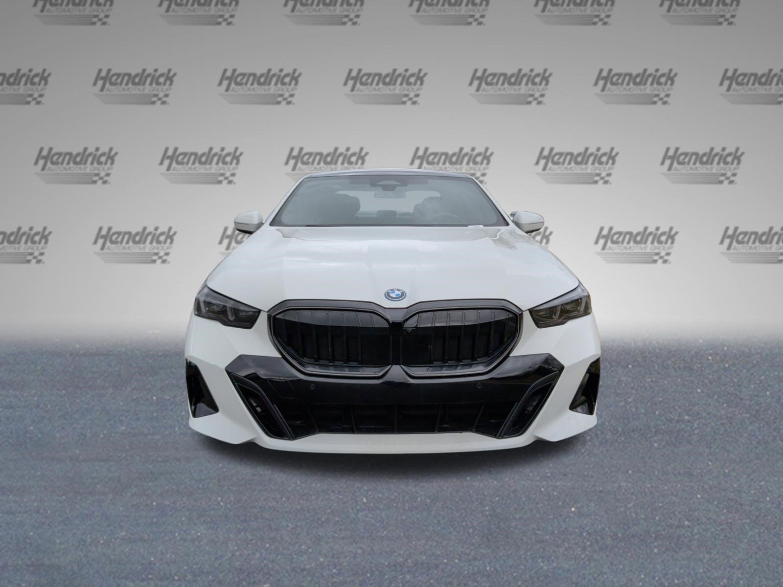 Certified 2025 BMW 550e xDrive w/ Executive Package image 5