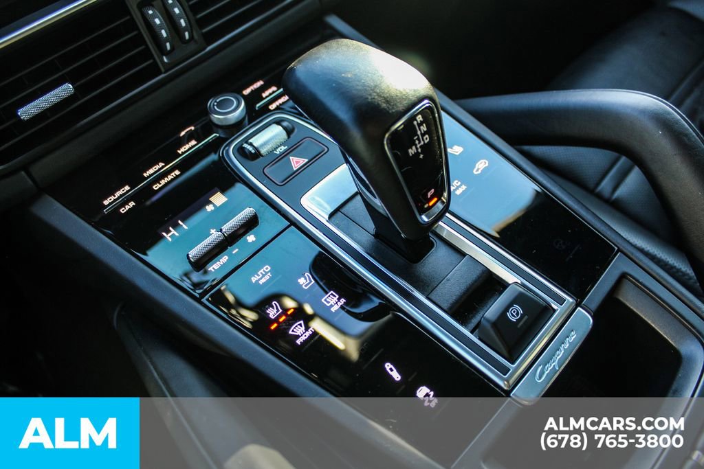 Used 2023 Porsche Cayenne Platinum Edition image 35