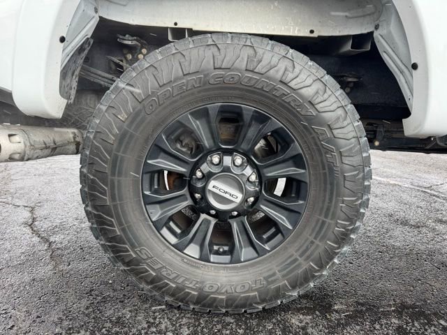 Used 2021 Ford F350 Lariat w/ Tremor Off-Road Package image 22