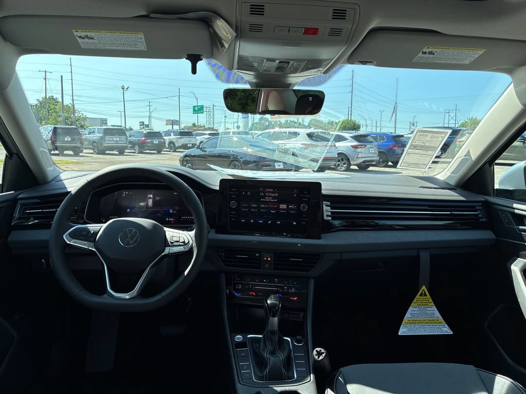 New 2026 Volkswagen Jetta SE FWD image 18