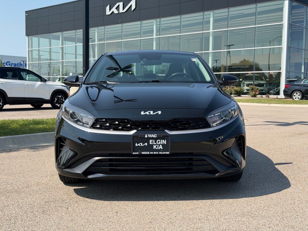 Used 2024 Kia Forte LXS w/ LXS Technology Package FWD image 2
