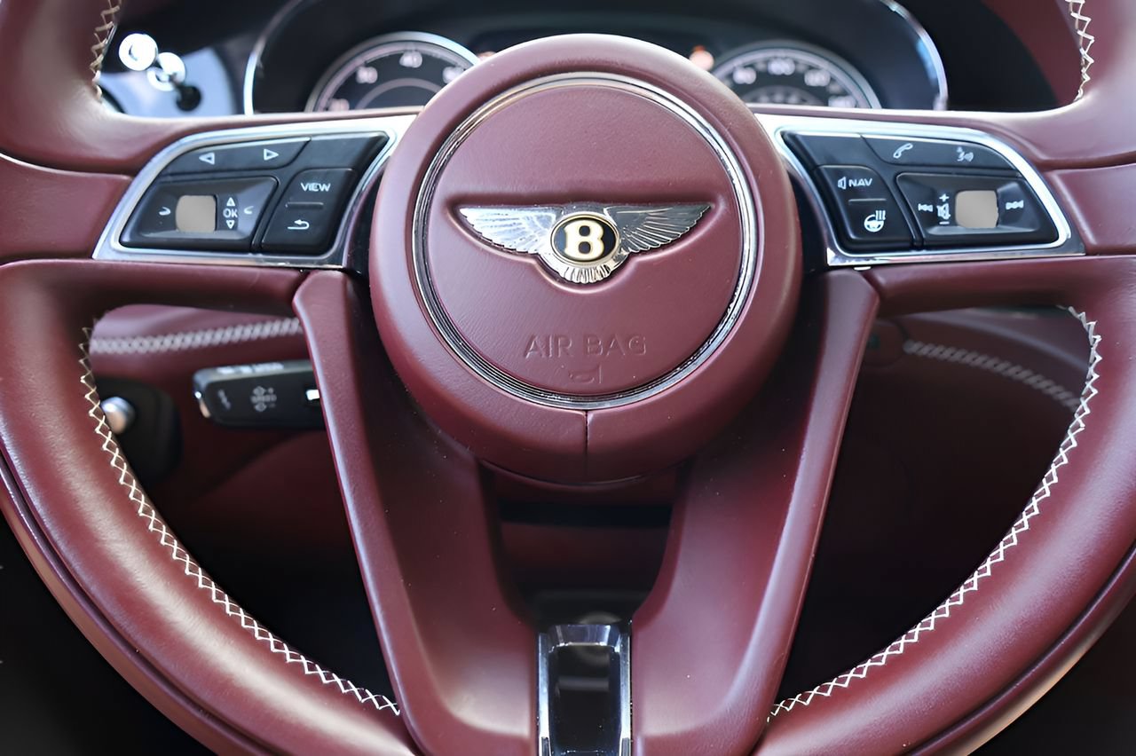 Used 2020 Bentley Bentayga AWD/4WD image 22