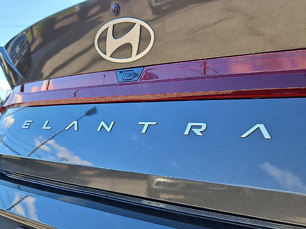 Used 2024 Hyundai Elantra SEL FWD image 31