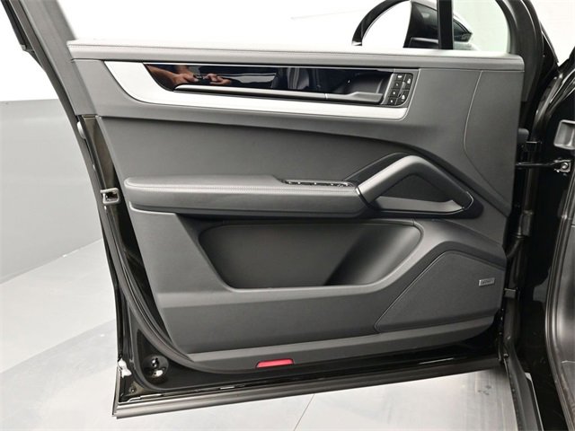 New 2026 Porsche Cayenne S image 7