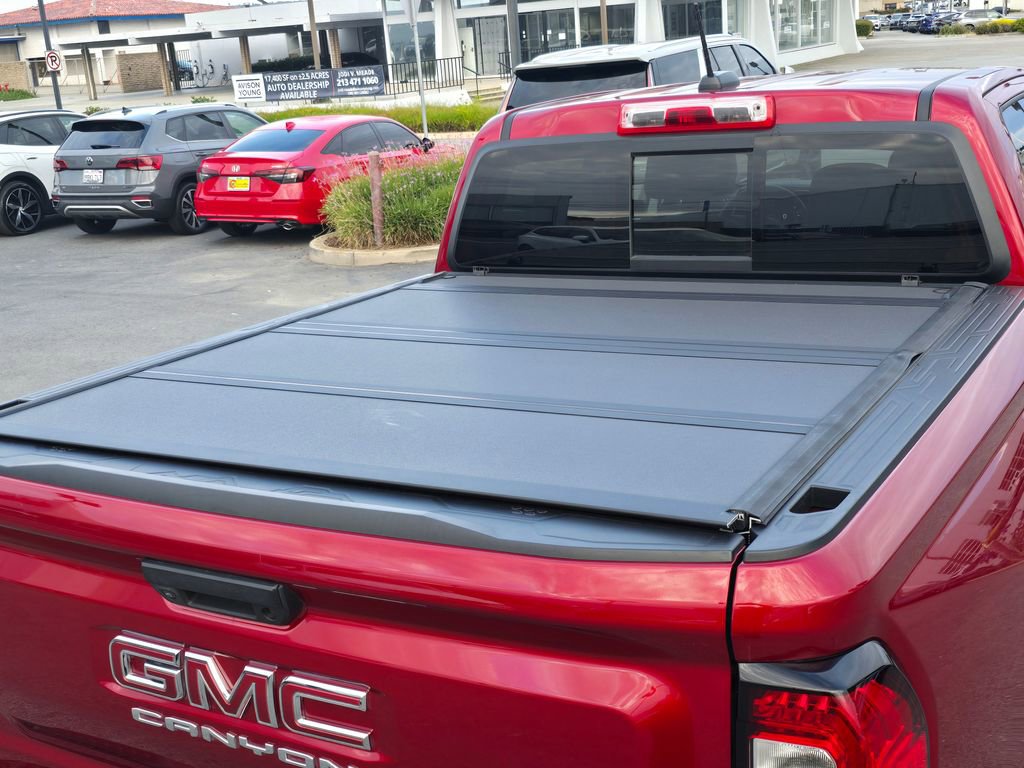 Used 2023 GMC Canyon AT4 w/ AT4 Premium Package AWD/4WD image 9
