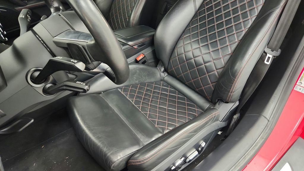 Used 2017 Audi R8 V10 w/ Carbon Exterior Package image 36