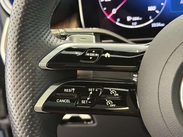 Used 2025 Mercedes-Benz GLC 300 4MATIC image 30