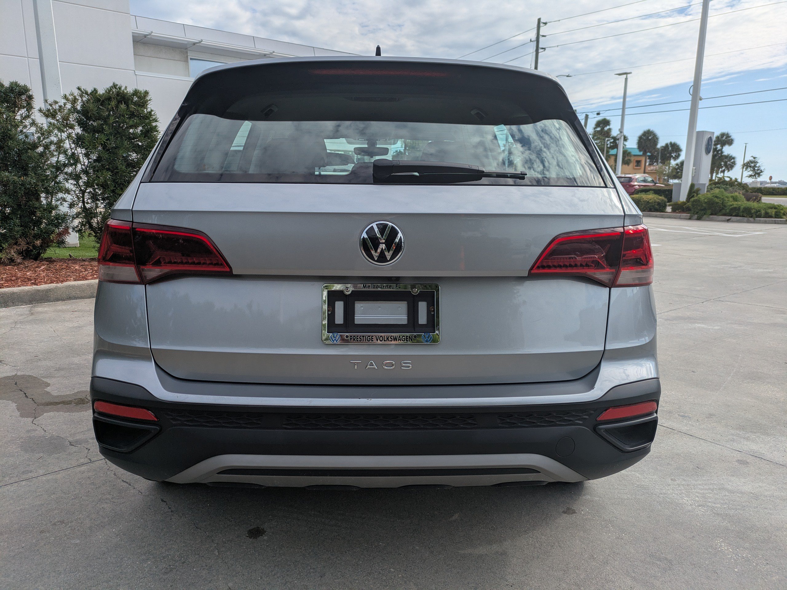 Certified 2023 Volkswagen Taos S FWD image 5