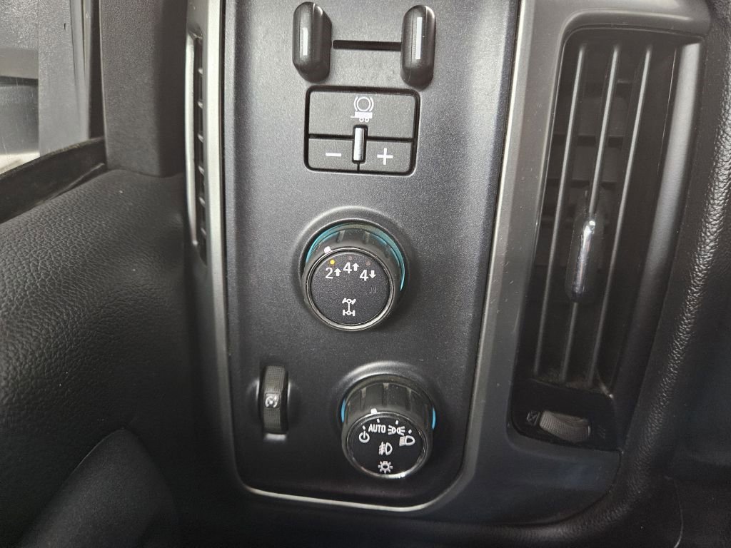 Used 2018 Chevrolet Silverado 2500 LT image 21