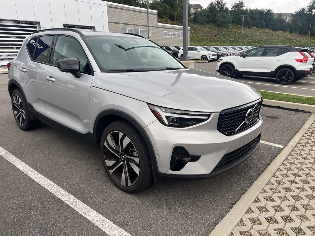 Certified 2023 Volvo XC40 B5 Ultimate w/ Climate Package AWD/4WD image 9