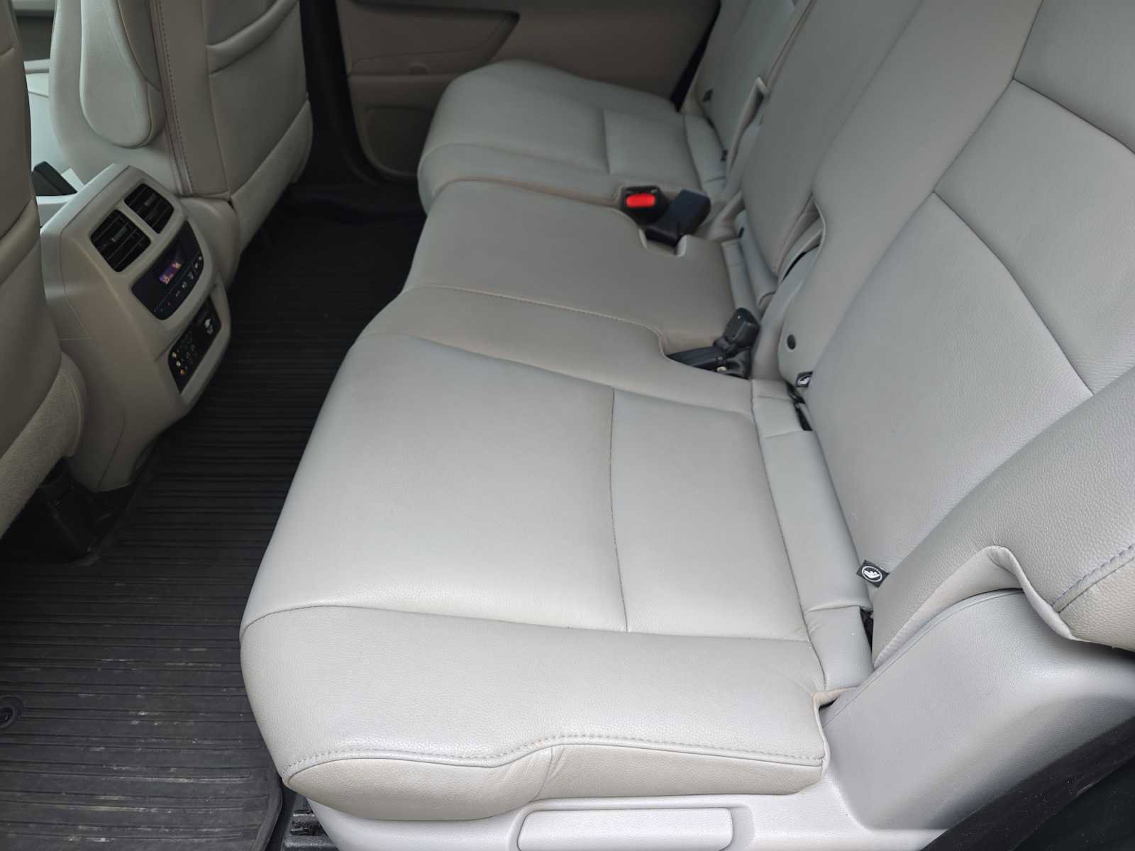 Used 2017 Honda Pilot Touring image 15