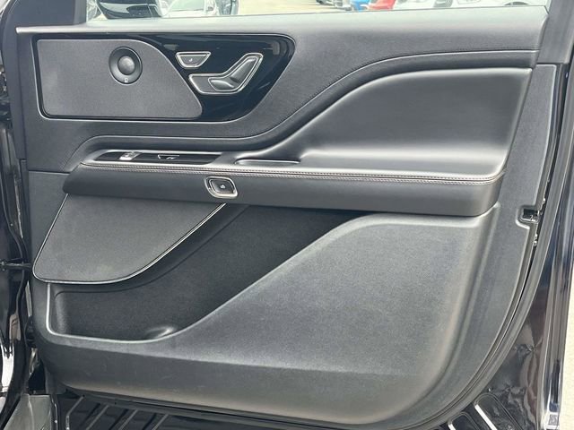 Used 2021 Lincoln Aviator Reserve w/ Elements Package Plus AWD/4WD image 29